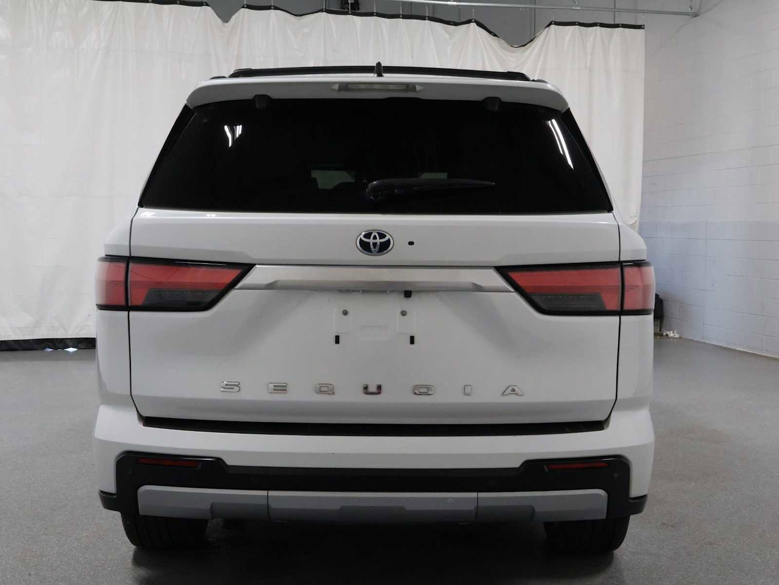 Used 2024 Toyota Sequoia Capstone AWD/4WD image 7