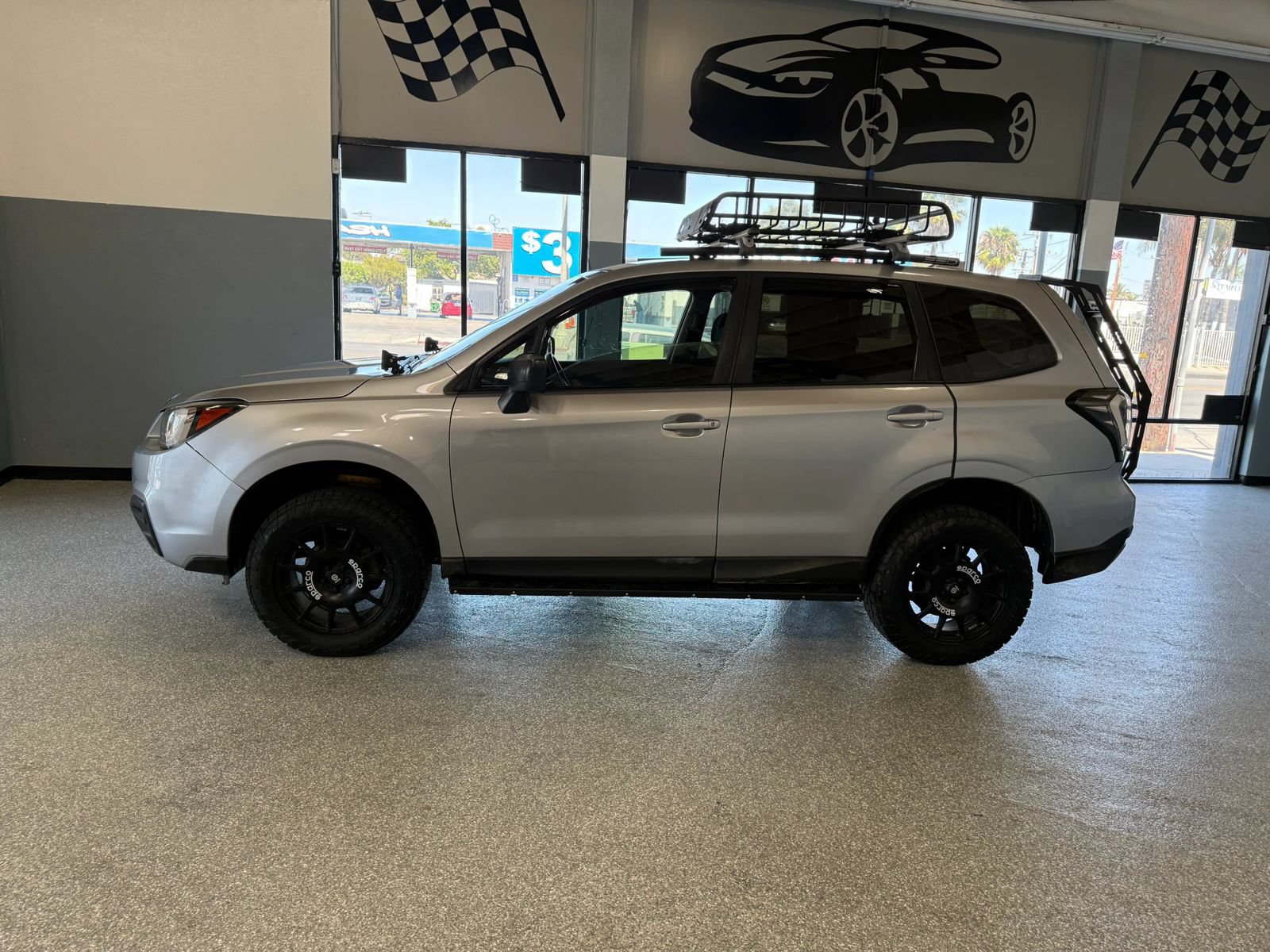 Used 2017 Subaru Forester 2.5i AWD/4WD image 4