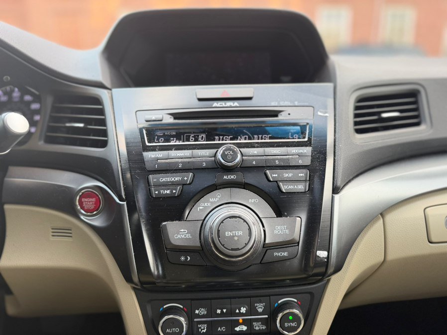 Used 2013 Acura ILX w/ Technology Package FWD image 18