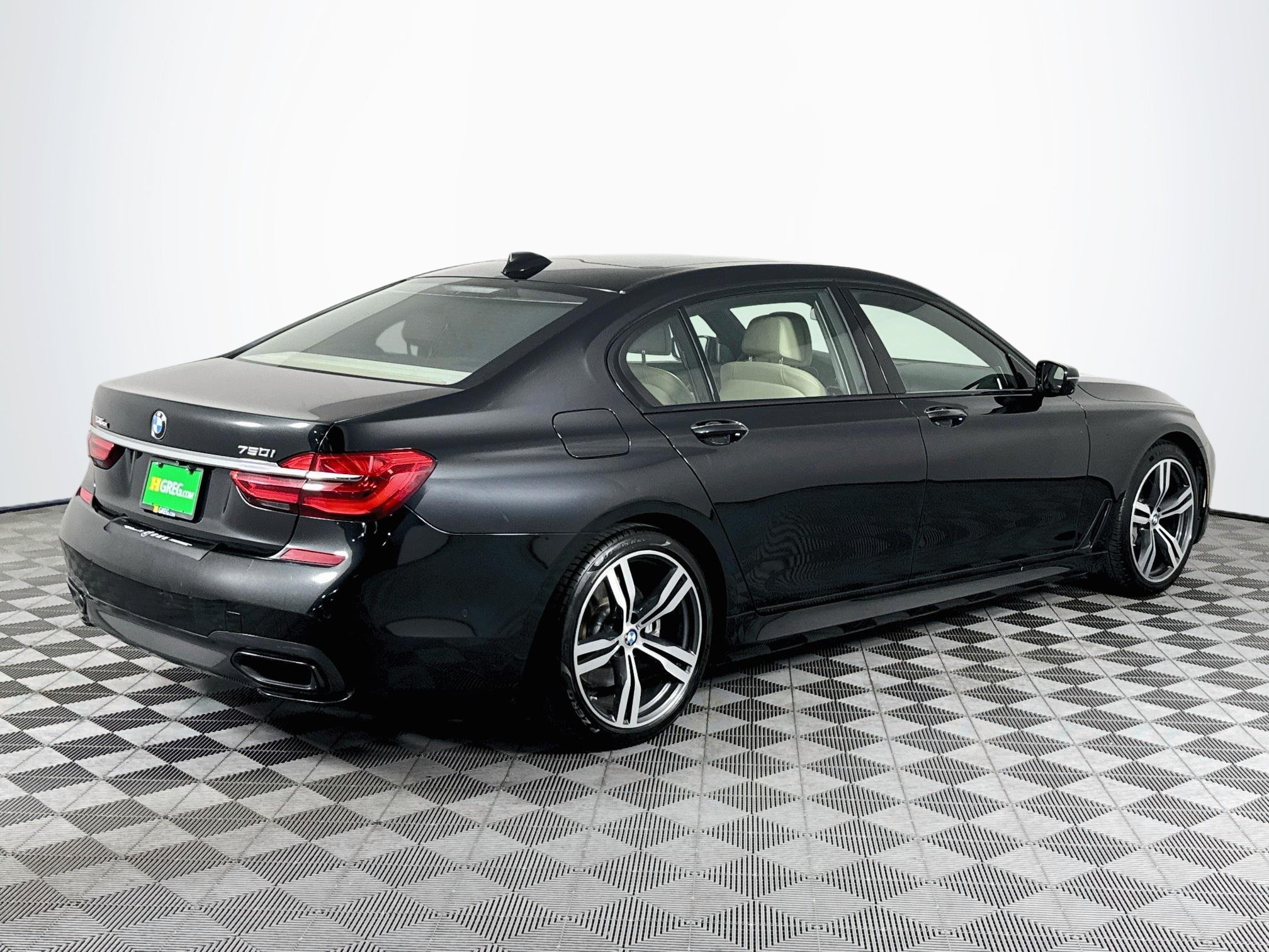 Used 2018 BMW 750i RWD image 8