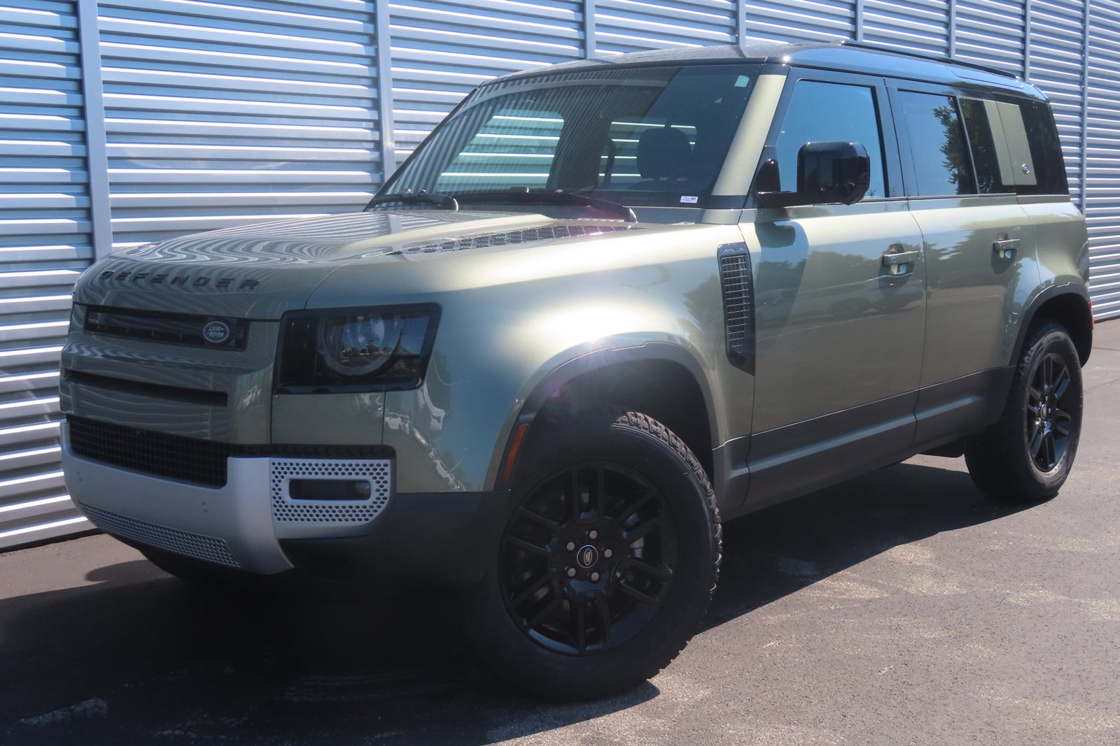 New 2024 Land Rover Defender 110 S image 1