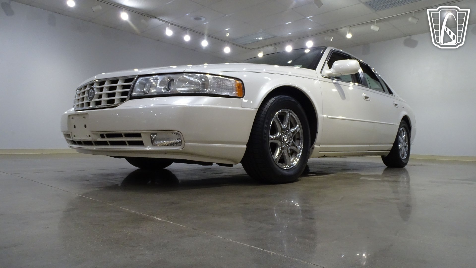 Used 2000 Cadillac Seville STS w/ Convenience Pkg FWD image 4