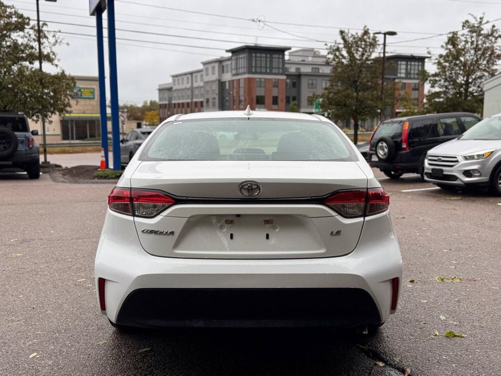 Used 2023 Toyota Corolla LE FWD image 5