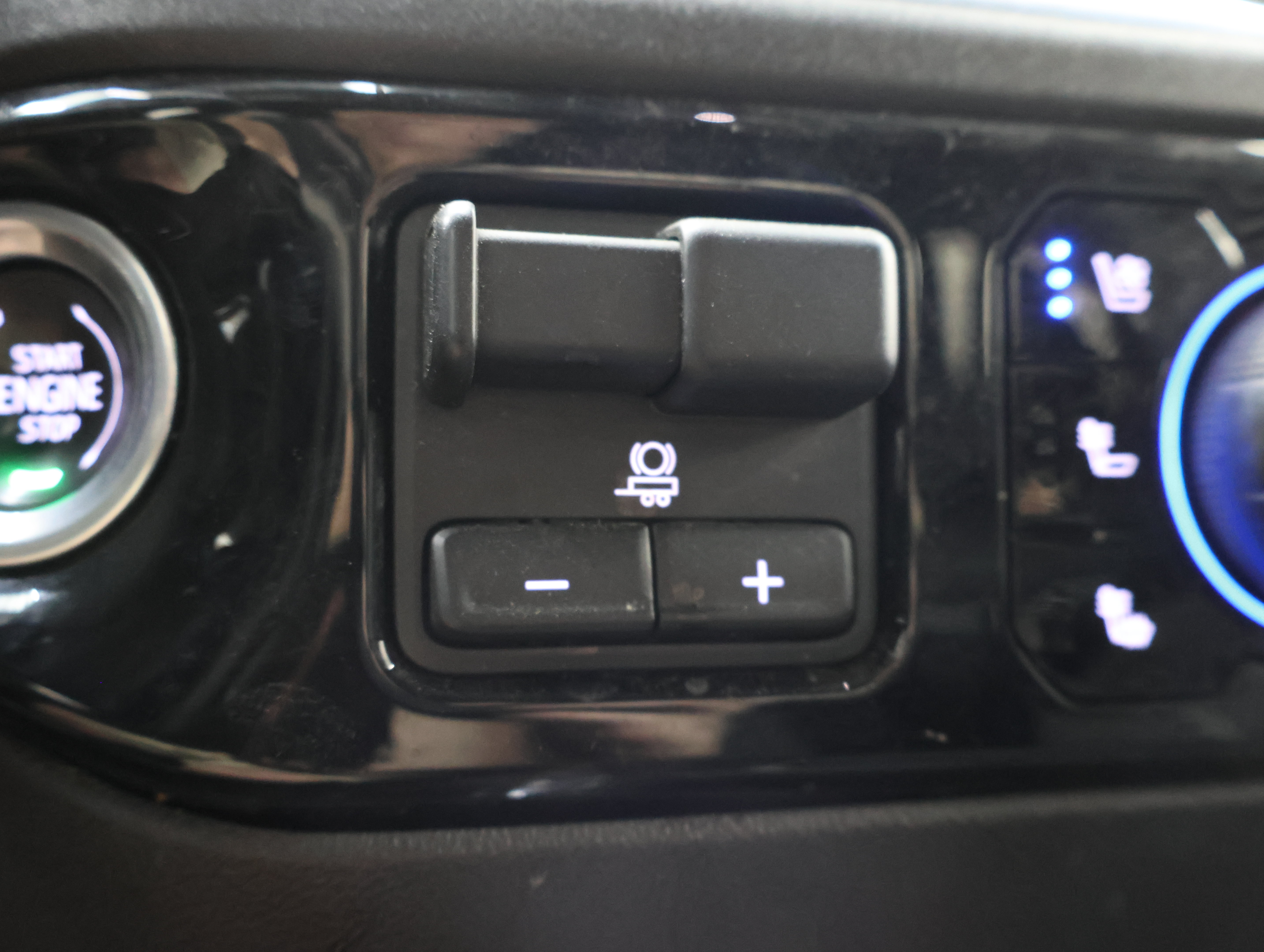 Used 2024 Chevrolet Silverado 2500 LTZ w/ LTZ Plus Package AWD/4WD image 65