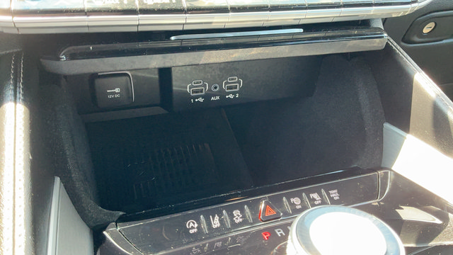 Used 2026 Jeep Grand Wagoneer 4WD w/ Premium Group I image 17