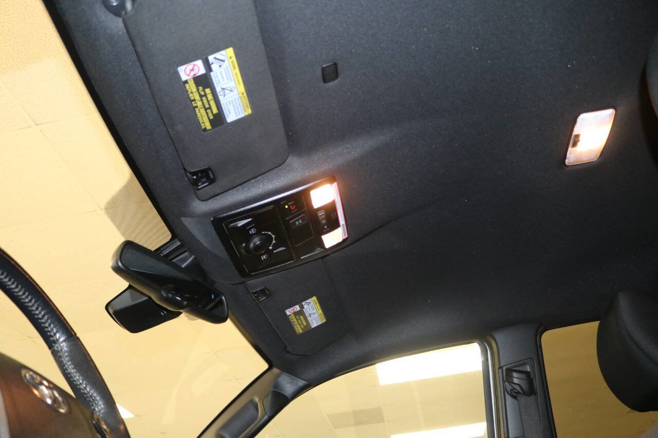 Used 2022 Toyota Tacoma TRD Off-Road image 83