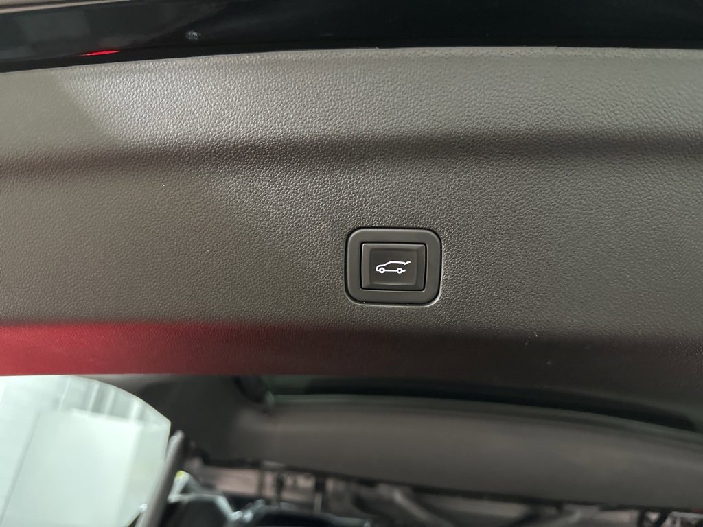 Used 2024 Chevrolet Suburban LT image 37