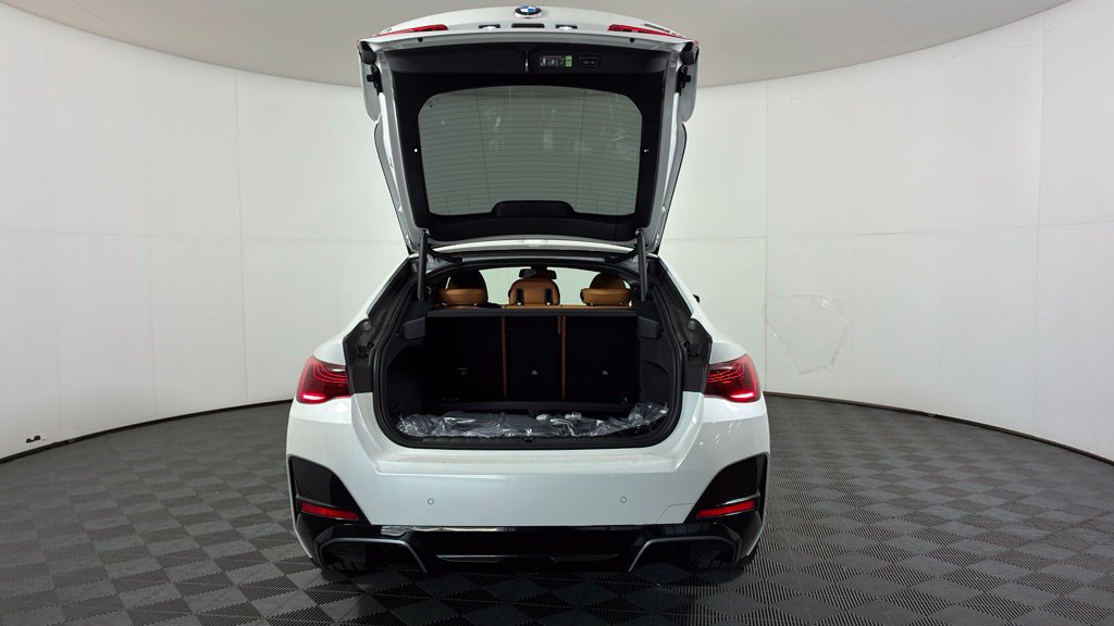 New 2026 BMW i4 eDrive40 w/ M Sport Package RWD image 32