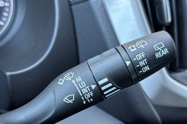 Used 2024 GMC Terrain SLE AWD/4WD image 39