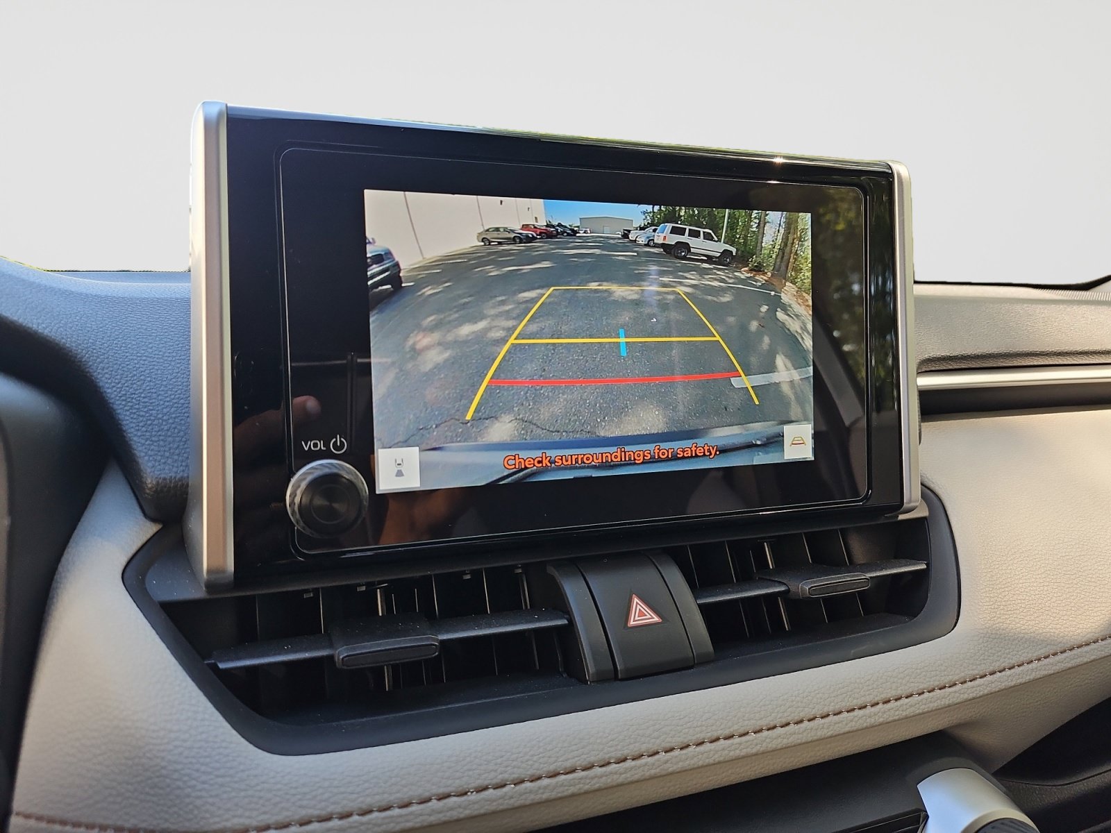 Used 2025 Toyota RAV4 XLE w/ Convenience Package AWD/4WD image 28
