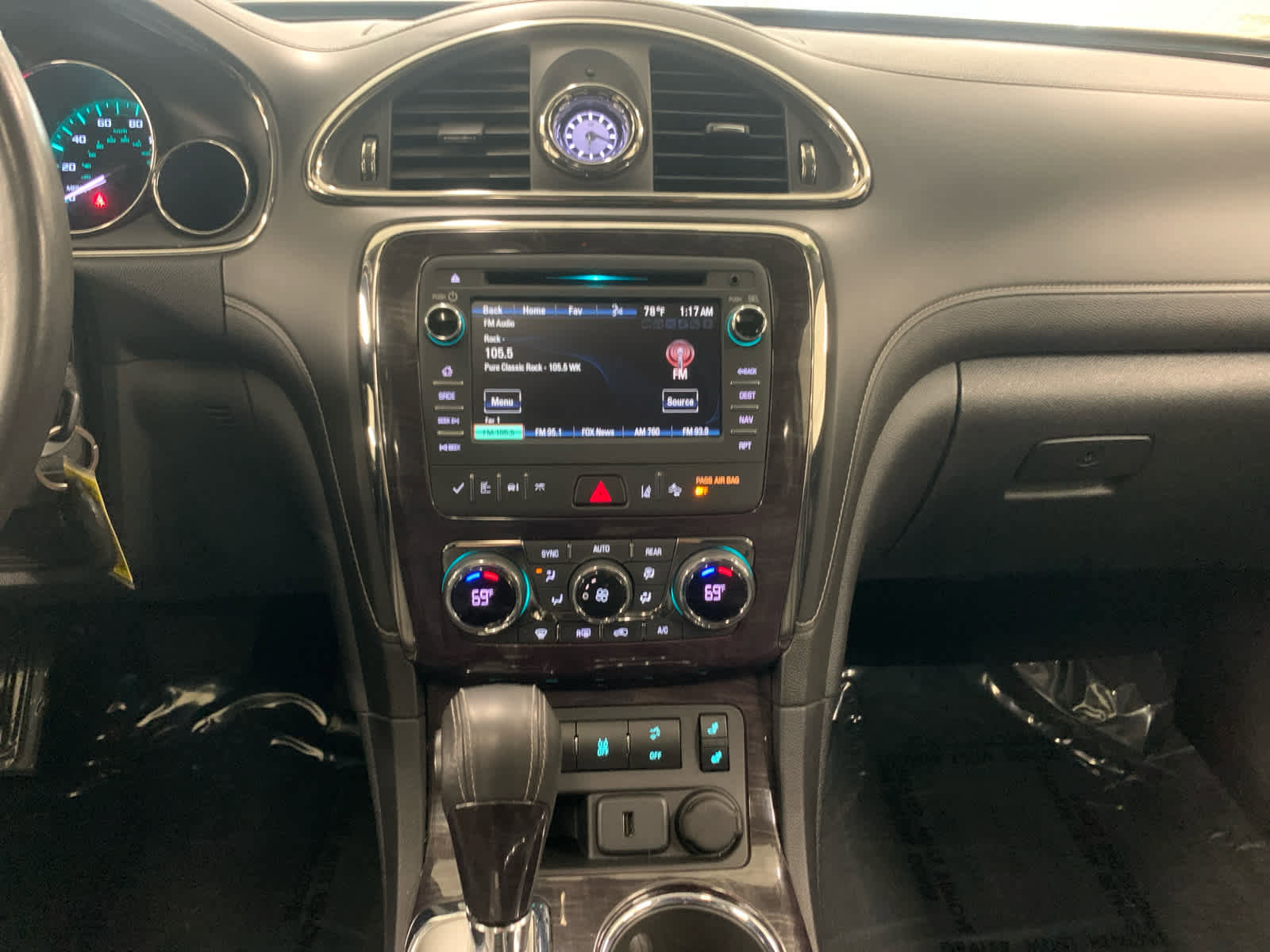 Used 2015 Buick Enclave Leather image 18