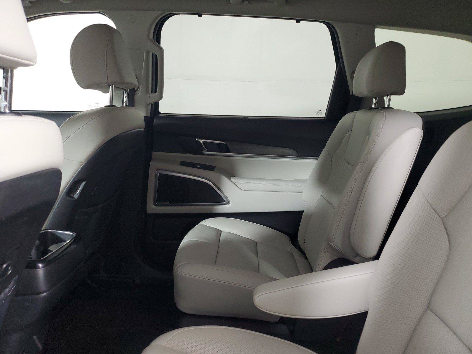 Used 2022 Kia Telluride EX w/ EX Premium Package FWD image 11