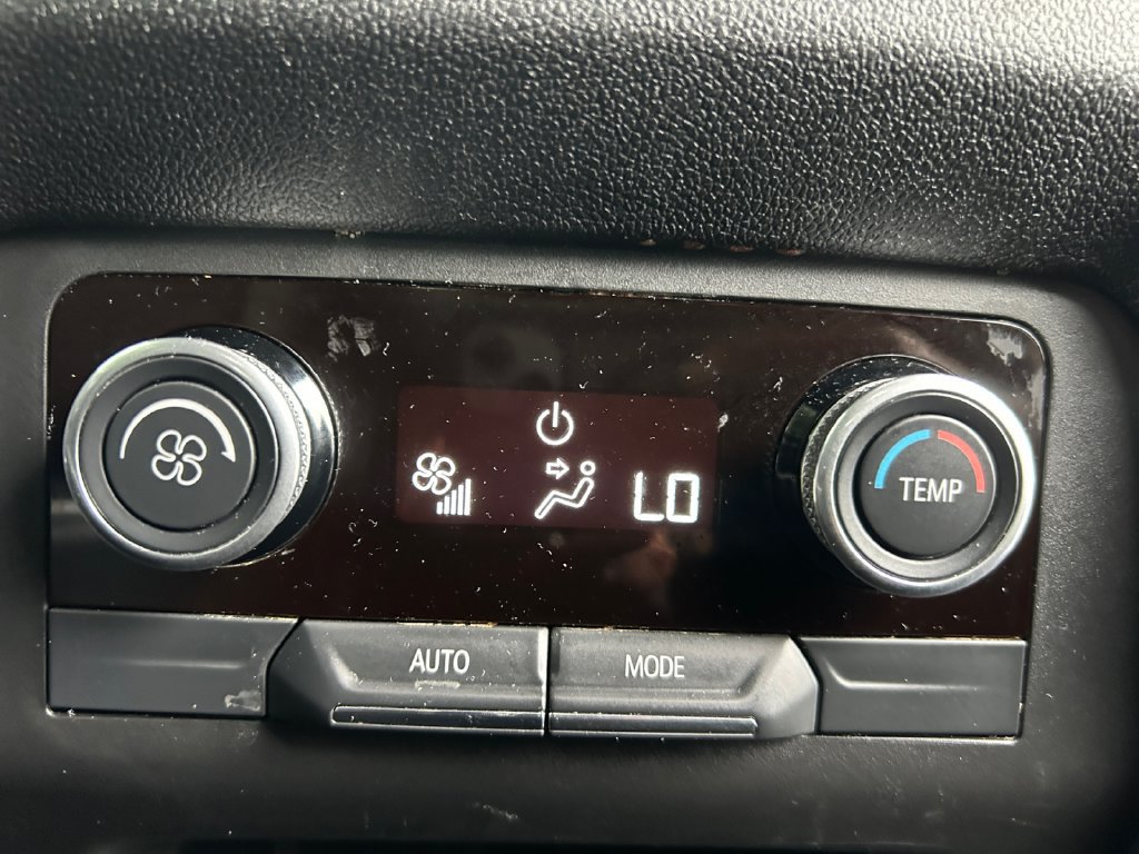 Used 2025 Buick Enclave Preferred AWD/4WD image 34