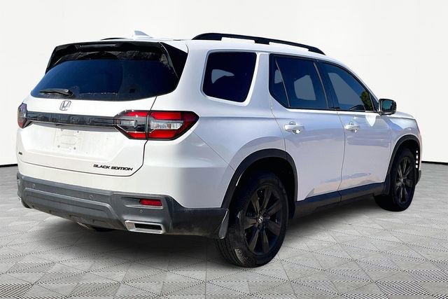 Used 2025 Honda Pilot Black Edition image 5