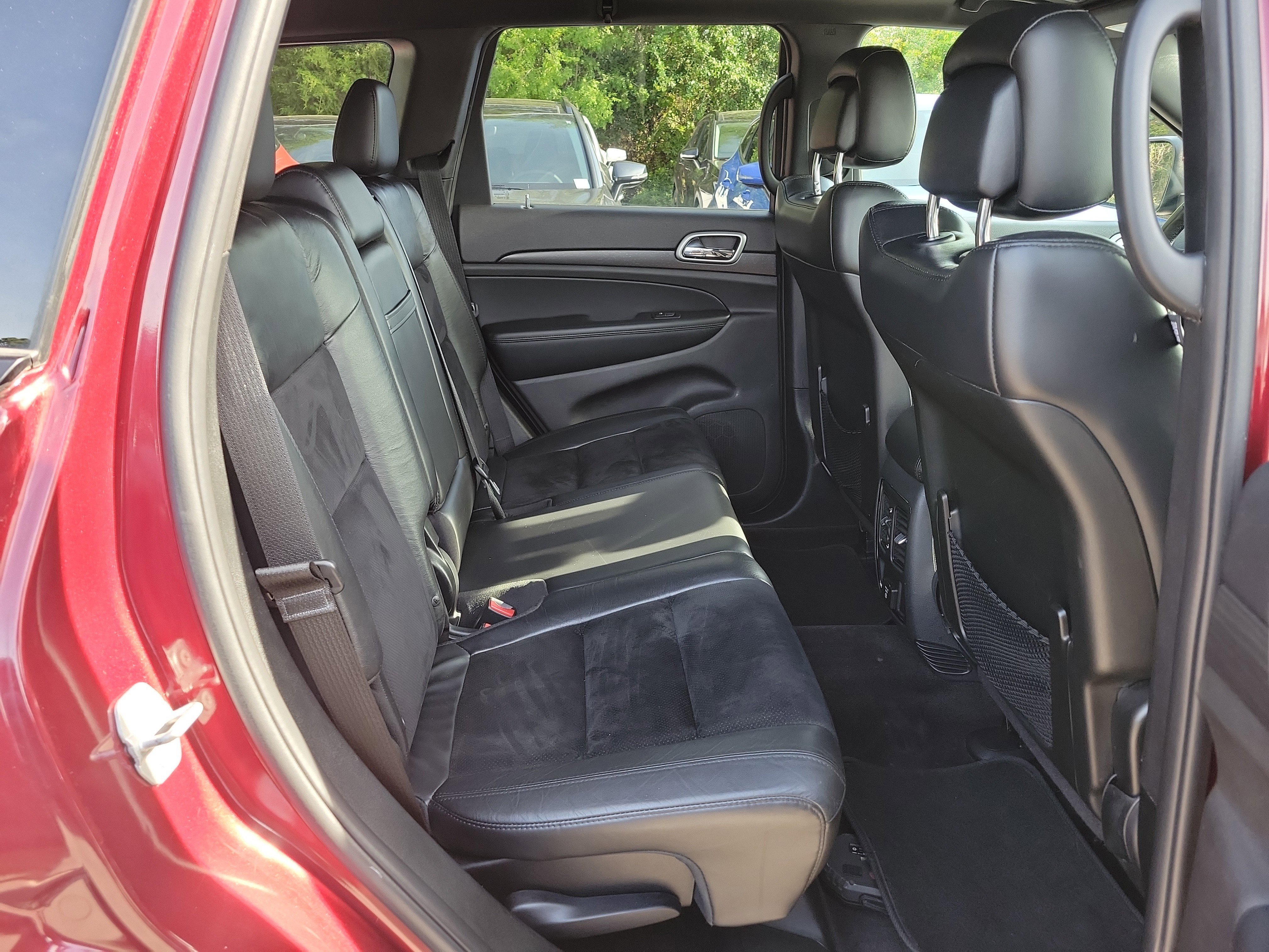 Used 2018 Jeep Grand Cherokee Altitude AWD/4WD image 12
