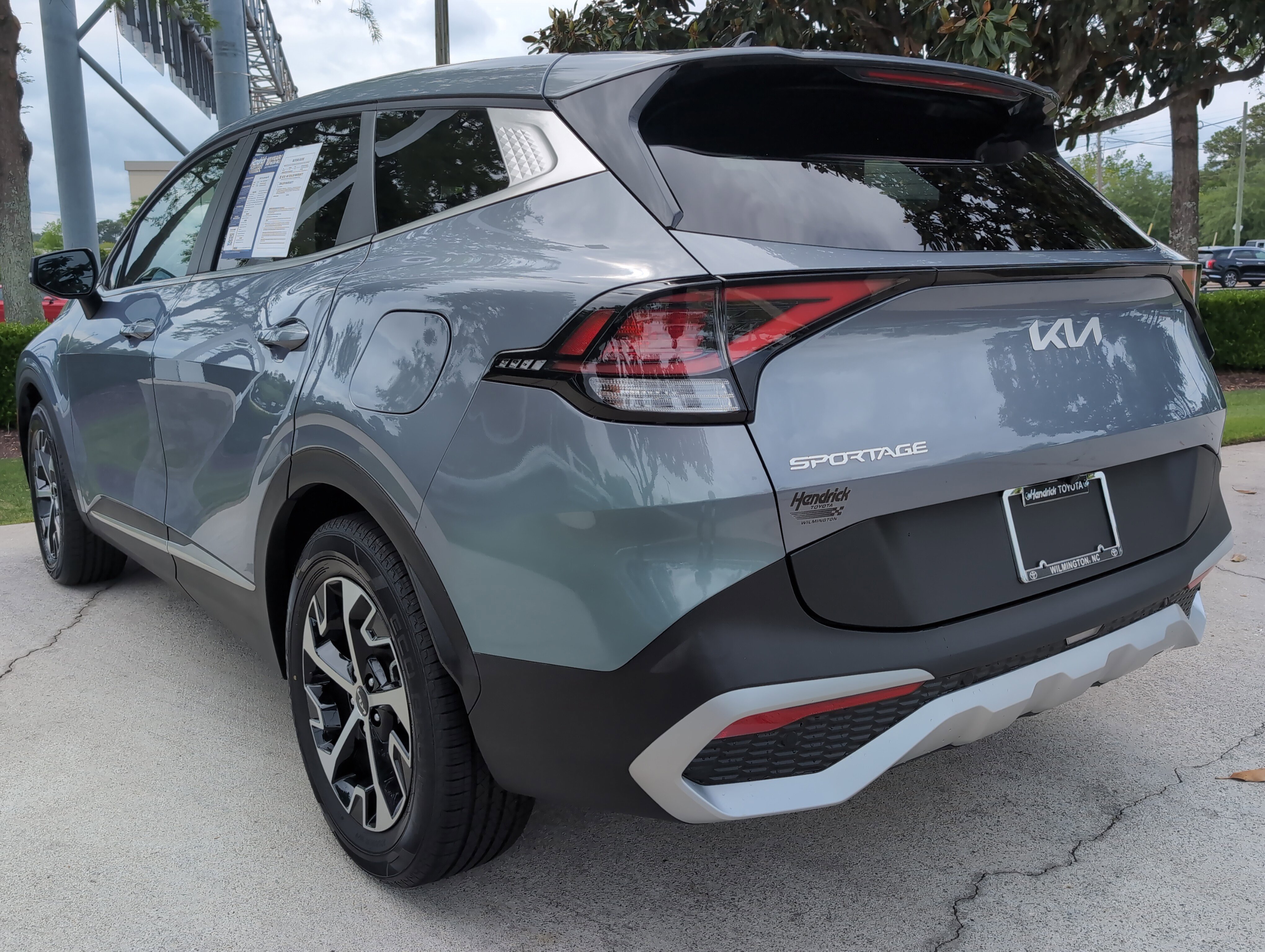 Used 2023 Kia Sportage EX FWD image 8