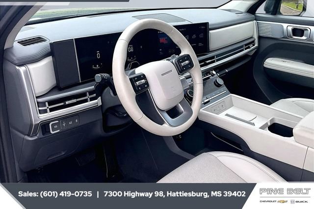 Used 2025 Hyundai Santa Fe SEL image 12