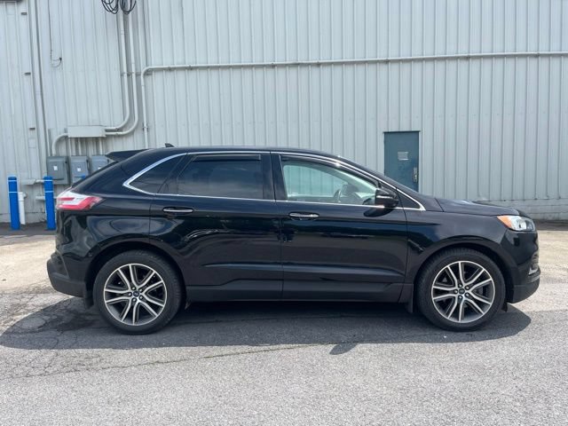 Used 2019 Ford Edge Titanium w/ Cold Weather Package AWD/4WD image 4