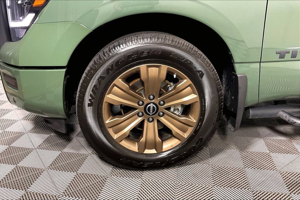 Used 2024 Nissan Titan SV w/ SV Bronze Edition Package RWD image 10