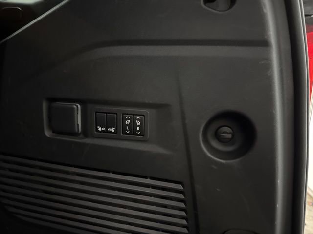 Used 2024 GMC Yukon Denali image 24