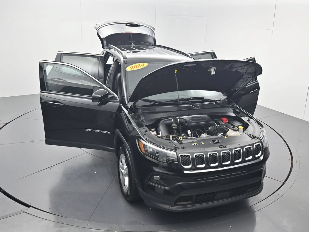 Used 2024 Jeep Compass Latitude AWD/4WD image 53