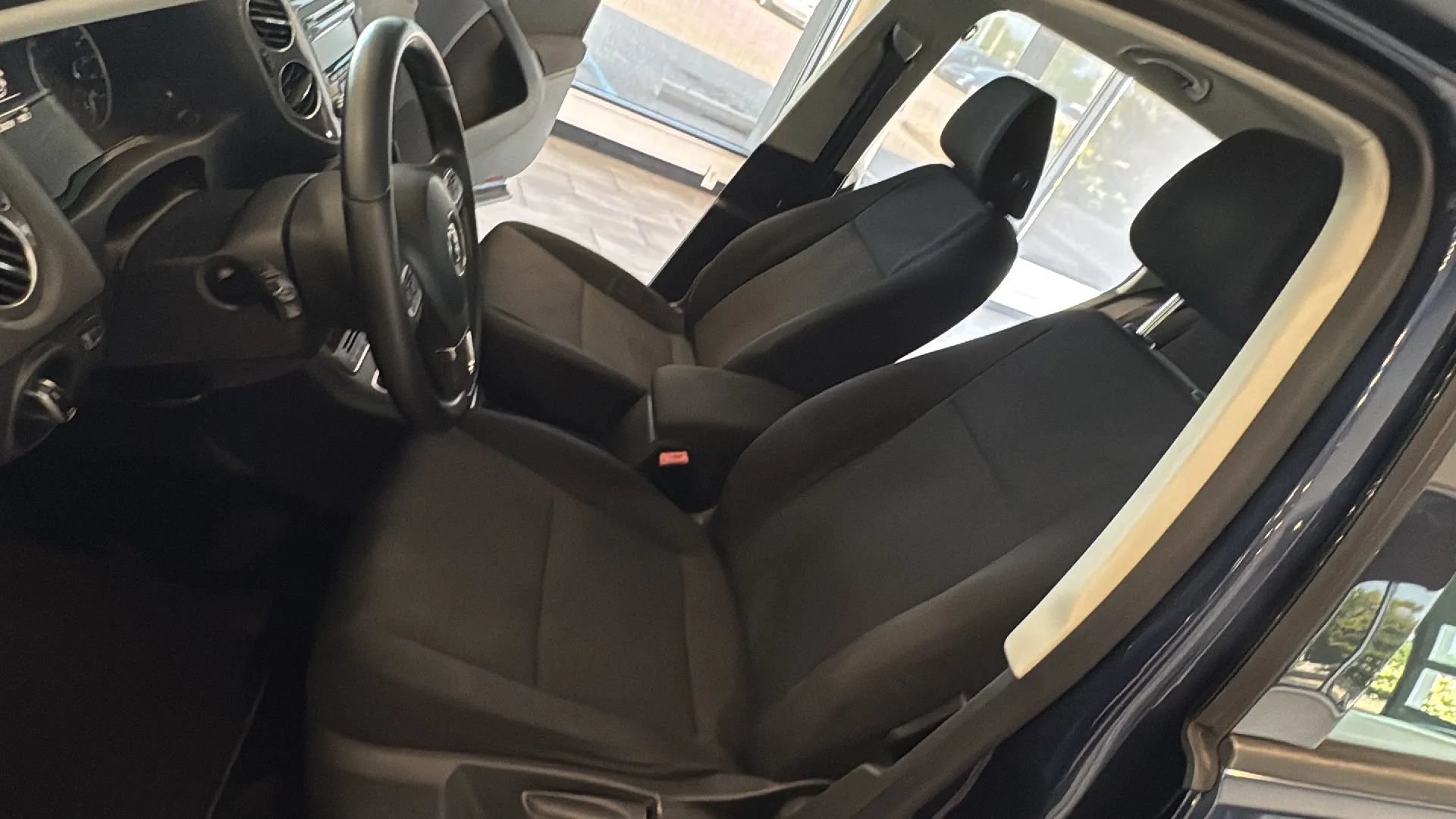 Used 2013 Volkswagen Tiguan S FWD image 21