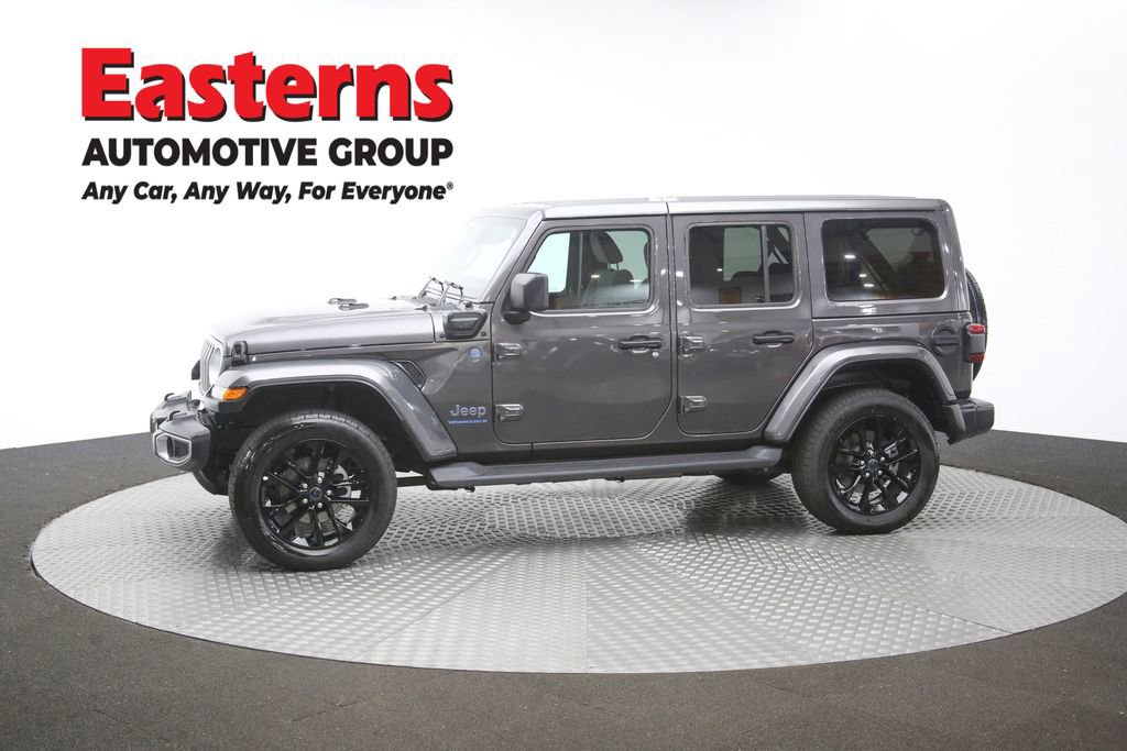 Used 2025 Jeep Wrangler Unlimited Sahara AWD/4WD image 54