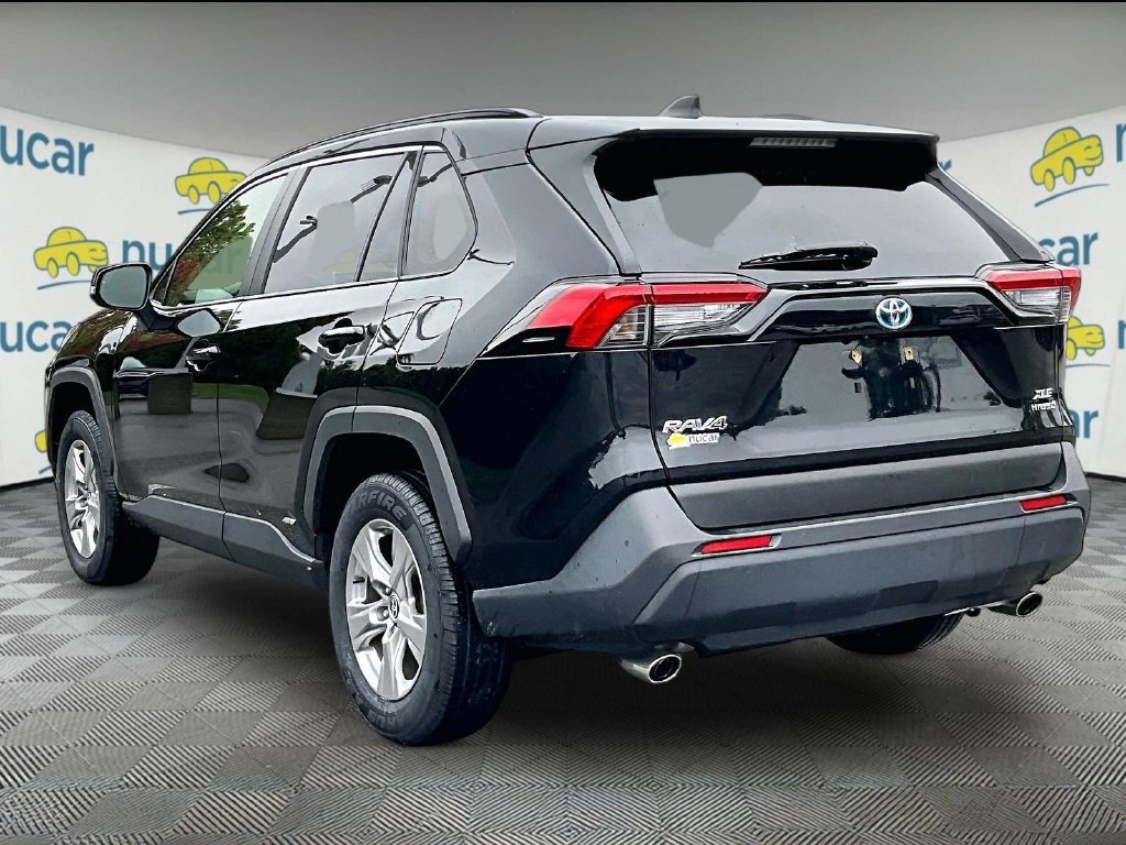 Used 2024 Toyota RAV4 XLE w/ Convenience Package AWD/4WD image 4
