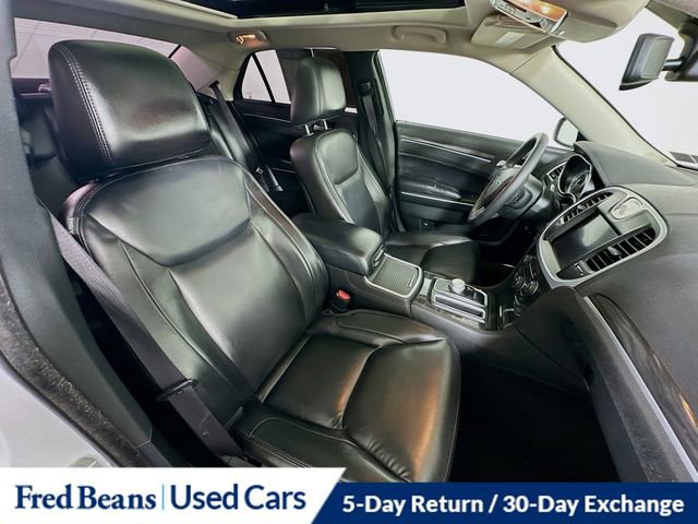 Used 2022 Chrysler 300 Touring L w/ Popular Equipment Group image 29