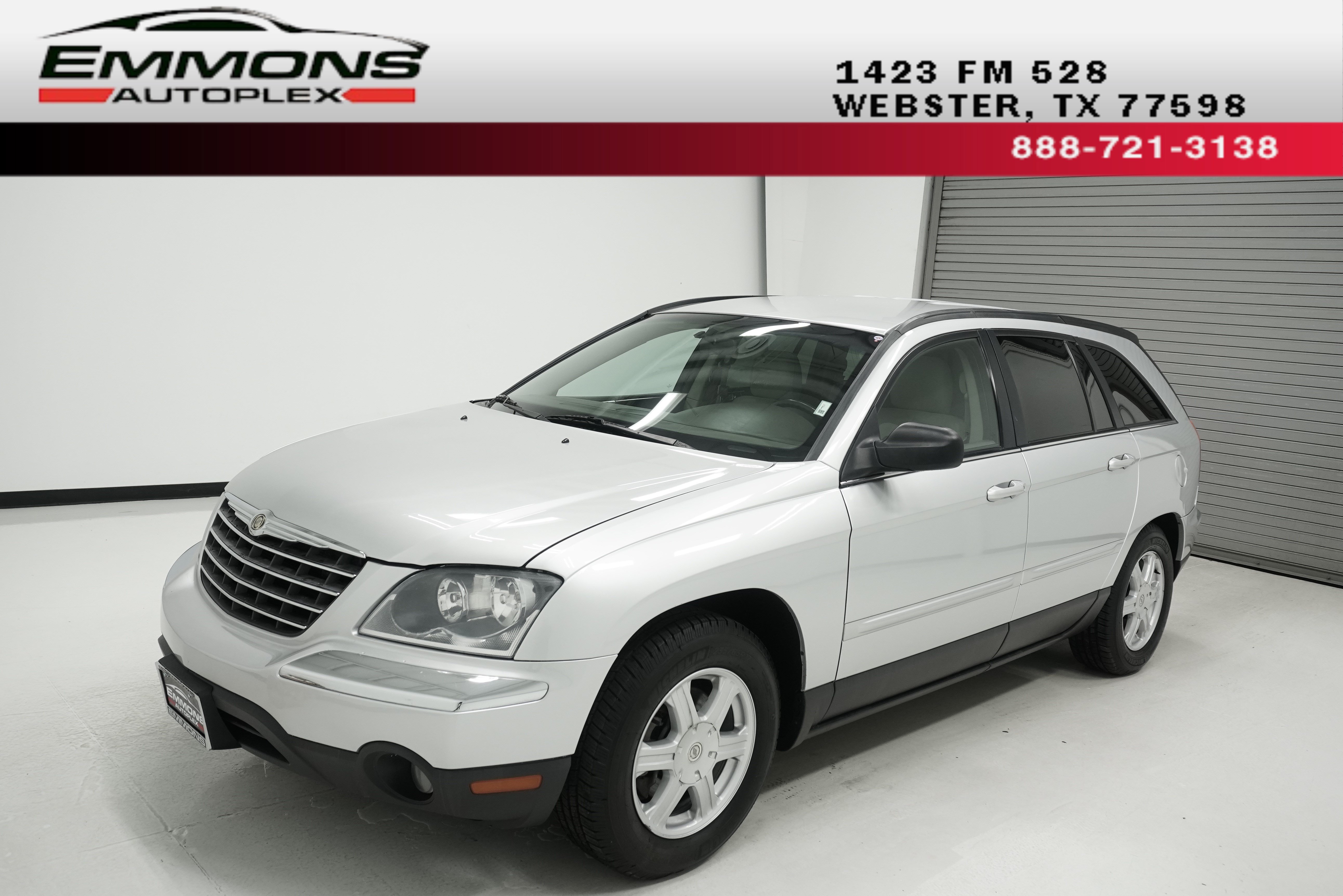 Used 2005 Chrysler Pacifica Touring FWD image 1