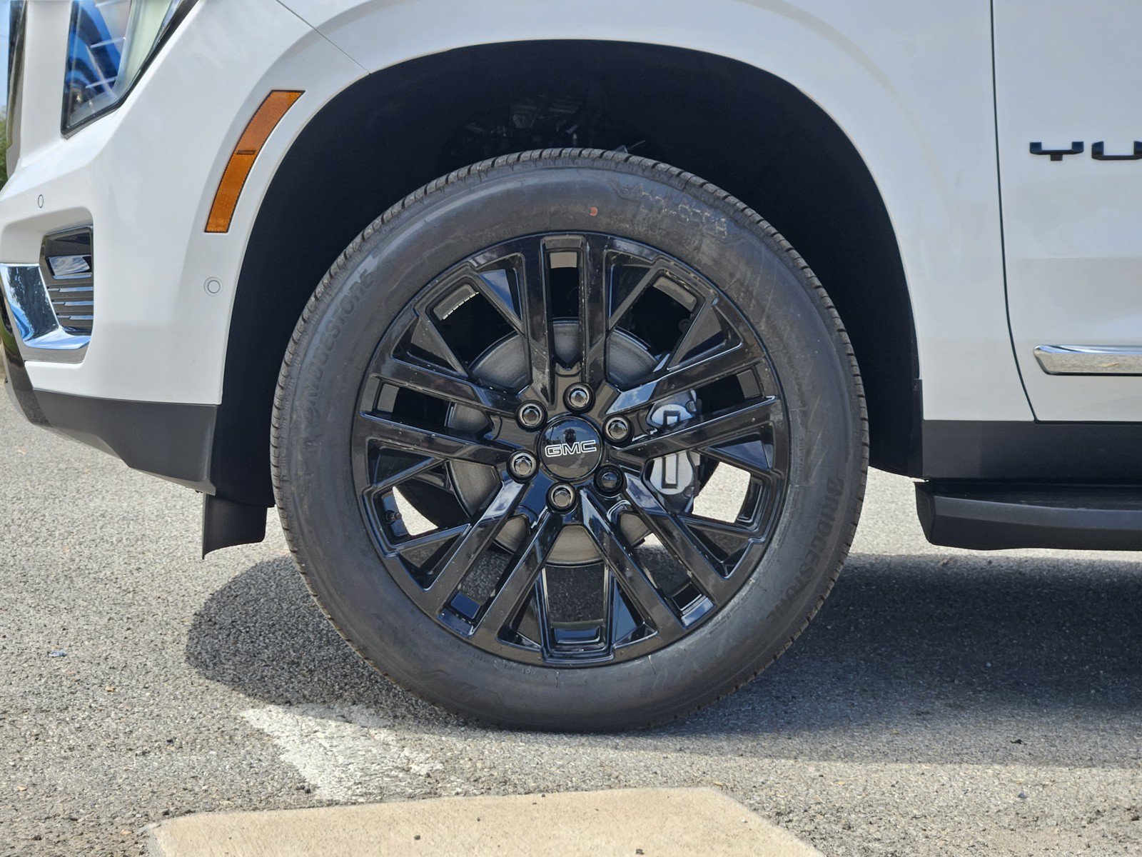 New 2026 GMC Yukon XL Elevation w/ LPO, Elevation Black Package RWD image 7