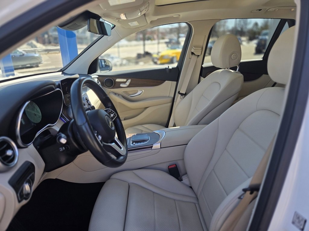 Used 2022 Mercedes-Benz GLC 300 4MATIC w/ Multimedia Package Lite image 18
