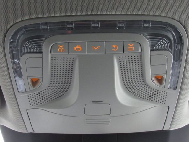 Used 2023 Mercedes-Benz Metris Passenger image 25