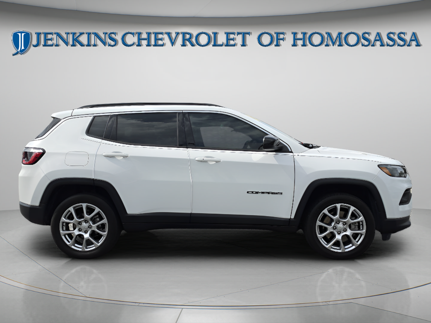 Used 2023 Jeep Compass Latitude AWD/4WD image 3
