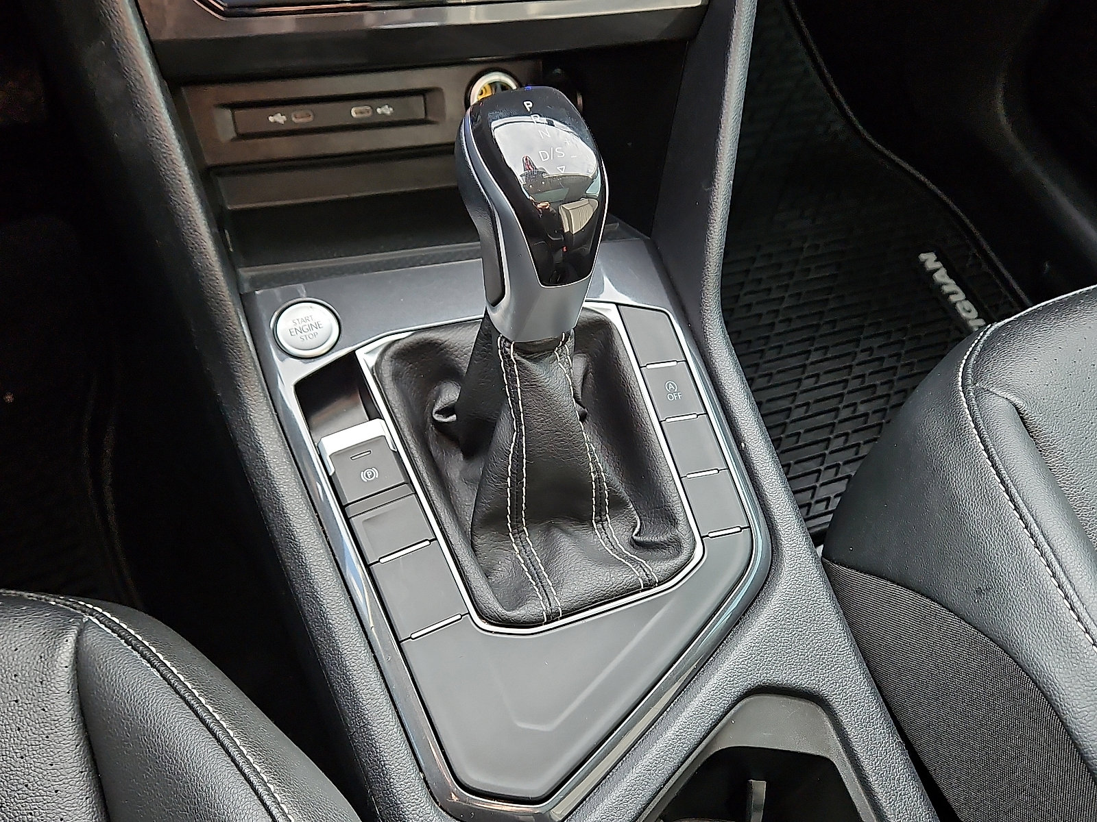 Certified 2023 Volkswagen Tiguan SE w/ Panoramic Sunroof Package image 14