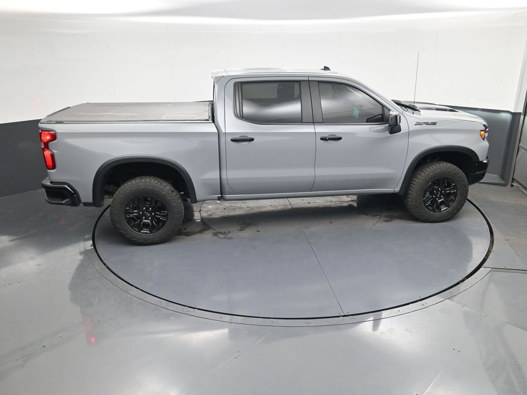 Used 2025 Chevrolet Silverado 1500 ZR2 w/ Dark Appearance Package image 39