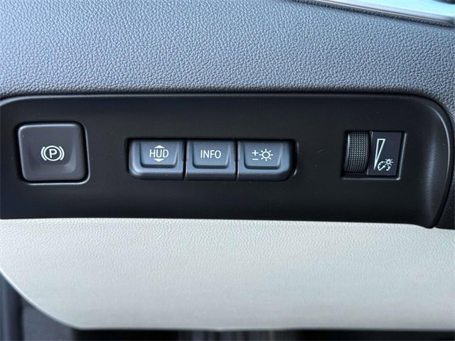 Certified 2023 Buick Enclave Avenir w/ Avenir Technology Package image 23