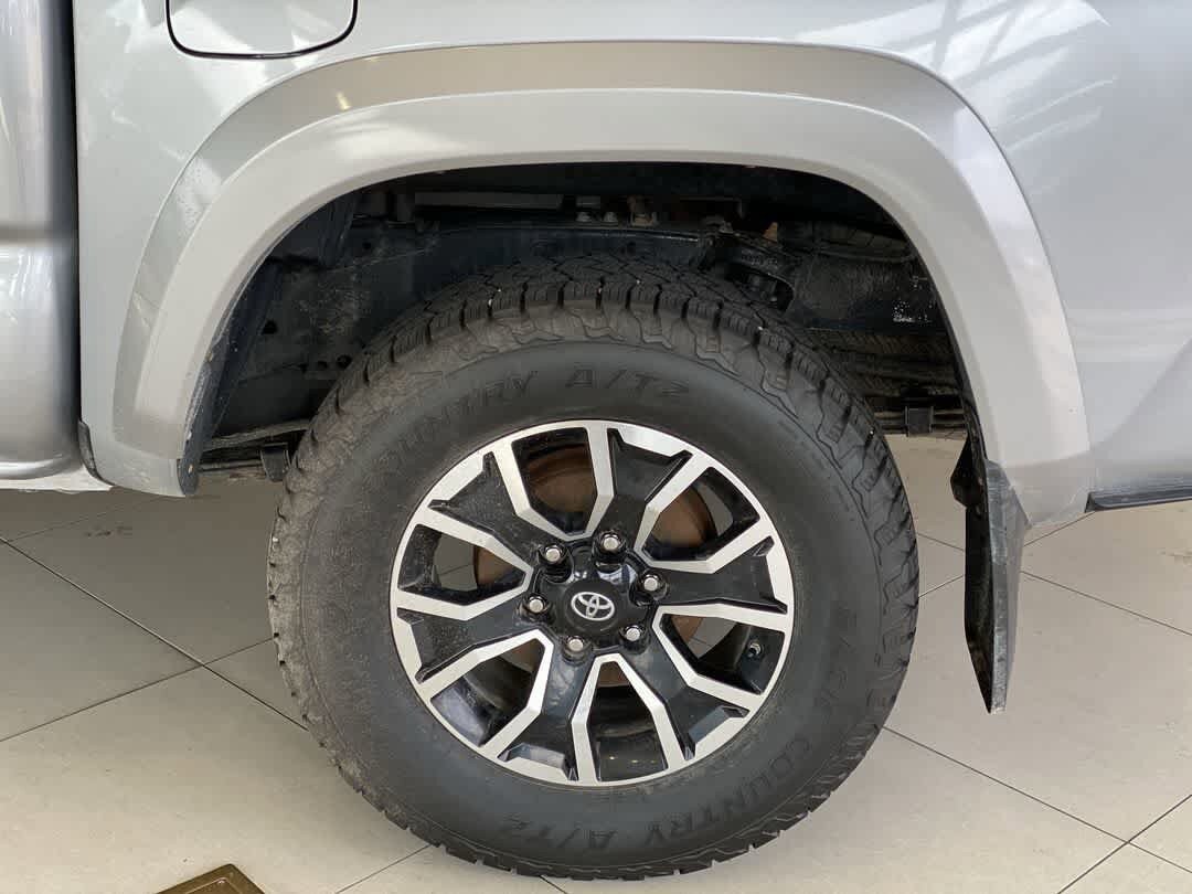 Used 2020 Toyota Tacoma TRD Sport w/ Technology Package AWD/4WD image 13