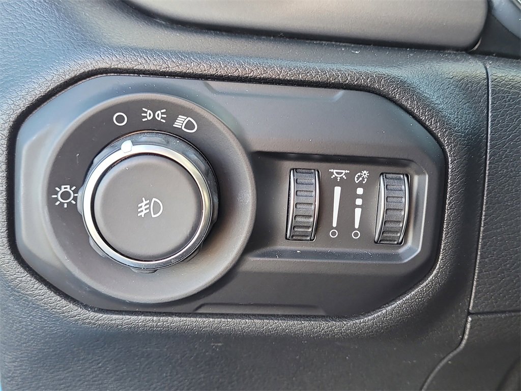 Used 2021 Jeep Wrangler Unlimited Sport image 25