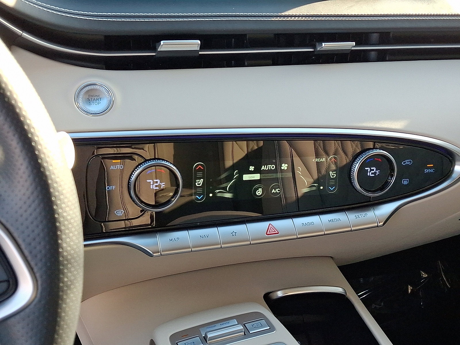 Certified 2025 Genesis GV70 3.5T Sport w/ Sport Advanced Package image 23