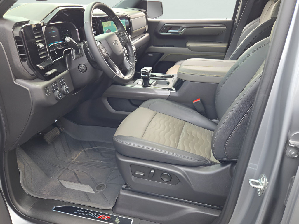 Certified 2023 Chevrolet Silverado 1500 ZR2 w/ Technology Package AWD/4WD image 31