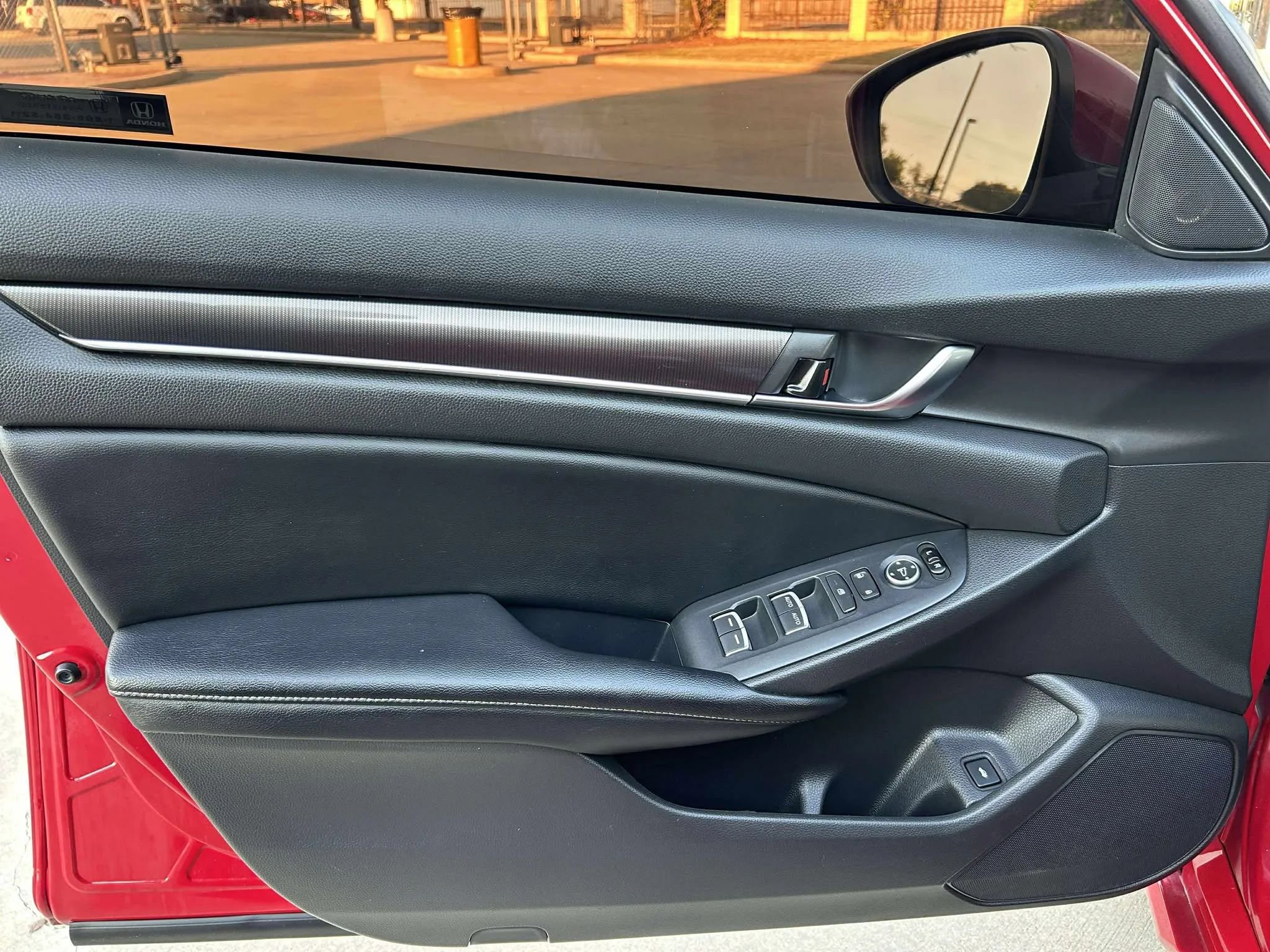 Used 2018 Honda Accord Sport image 10