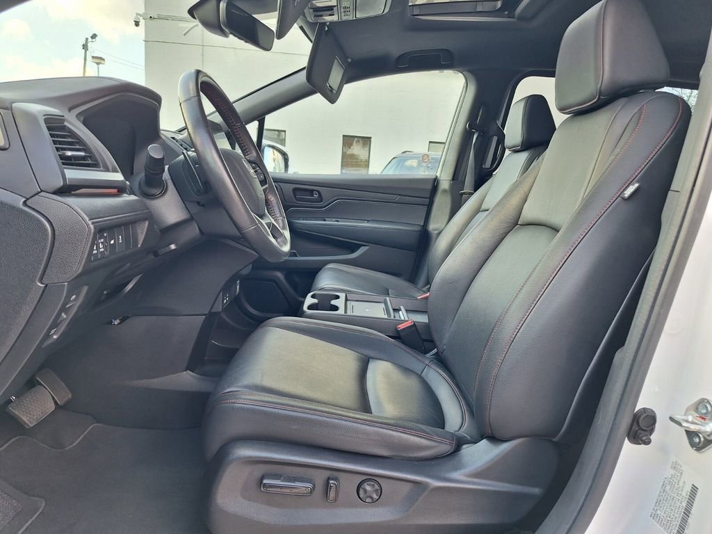 Used 2025 Honda Odyssey Sport-L image 9