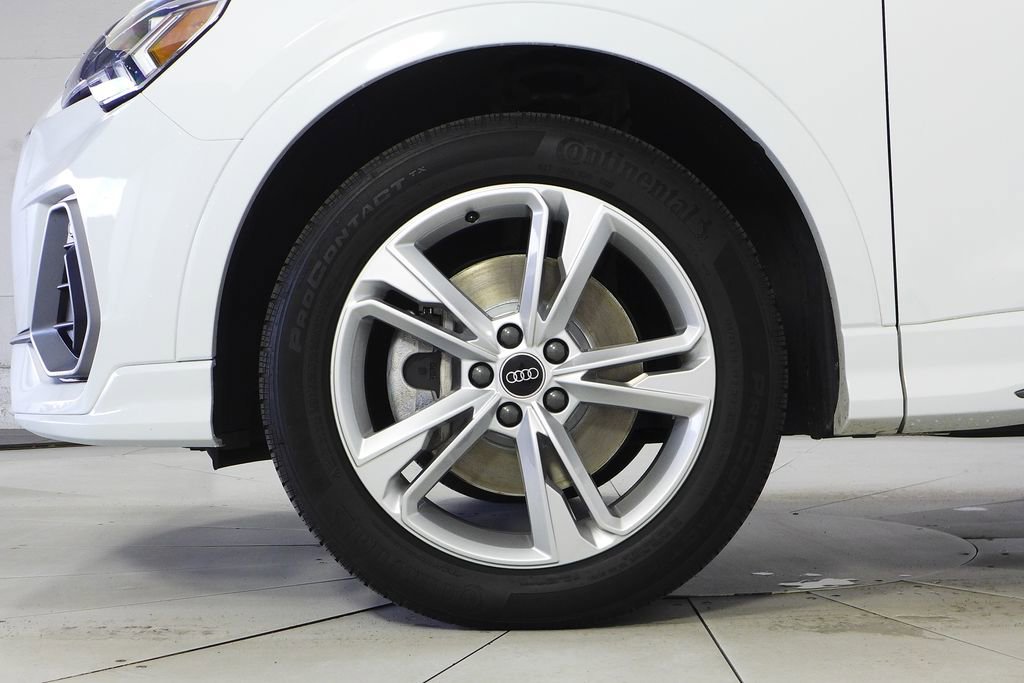 Used 2023 Audi Q3 2.0T Premium w/ Convenience Package image 5