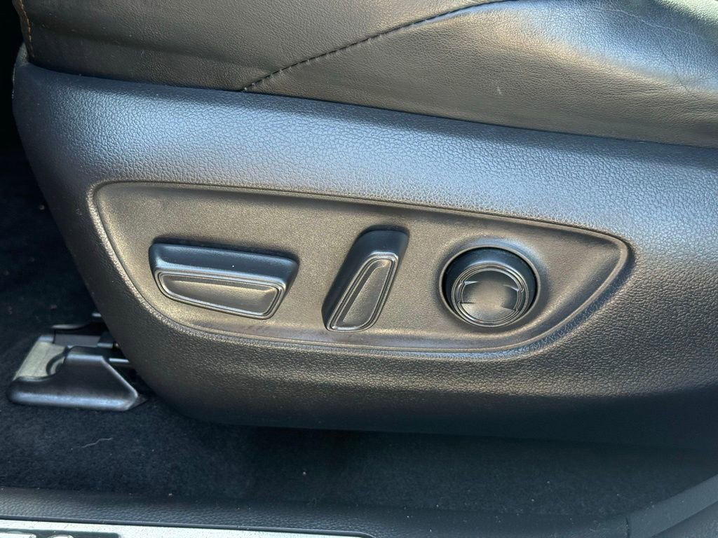 Used 2021 Toyota Venza XLE image 10