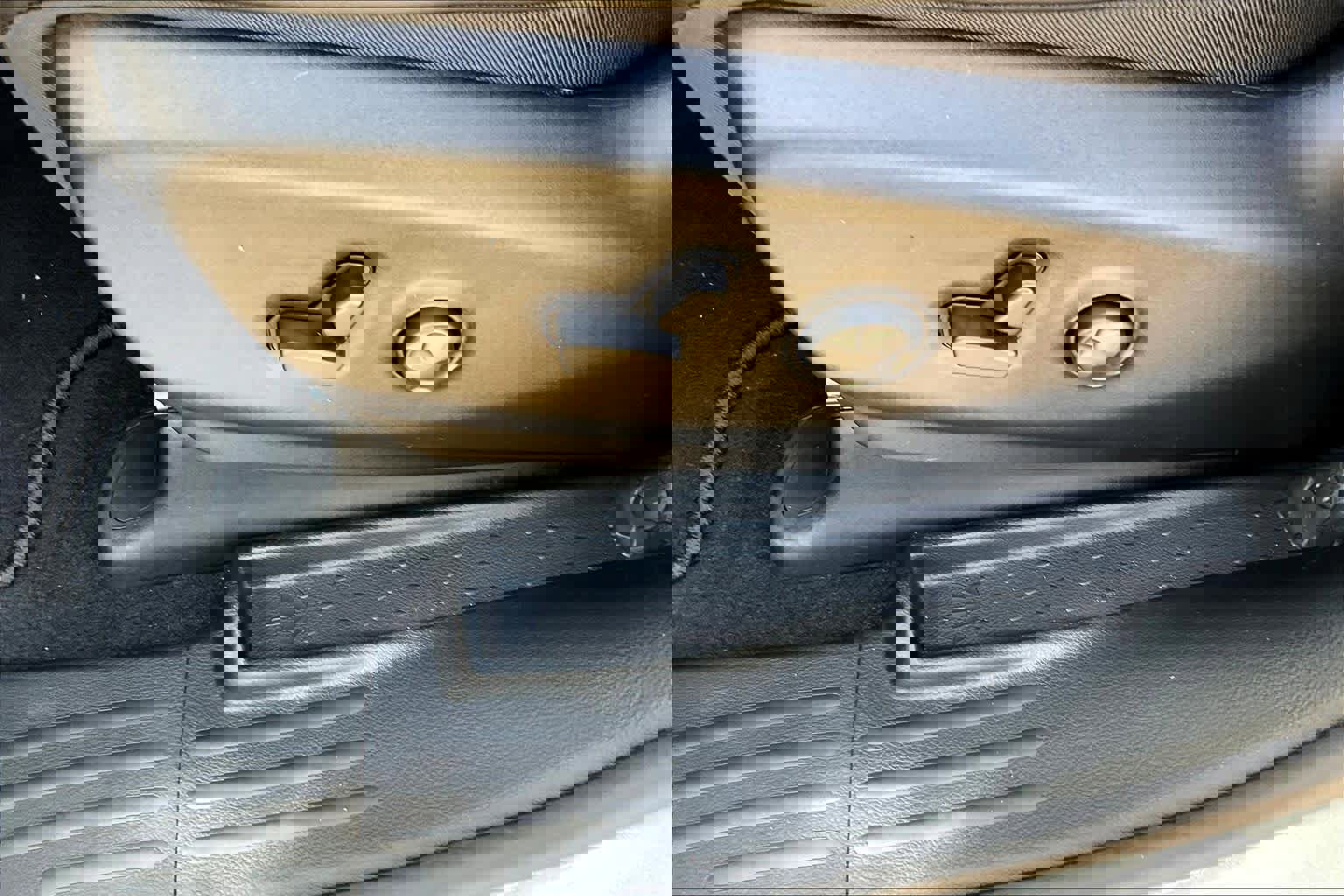 New 2026 Chrysler Pacifica Limited image 16