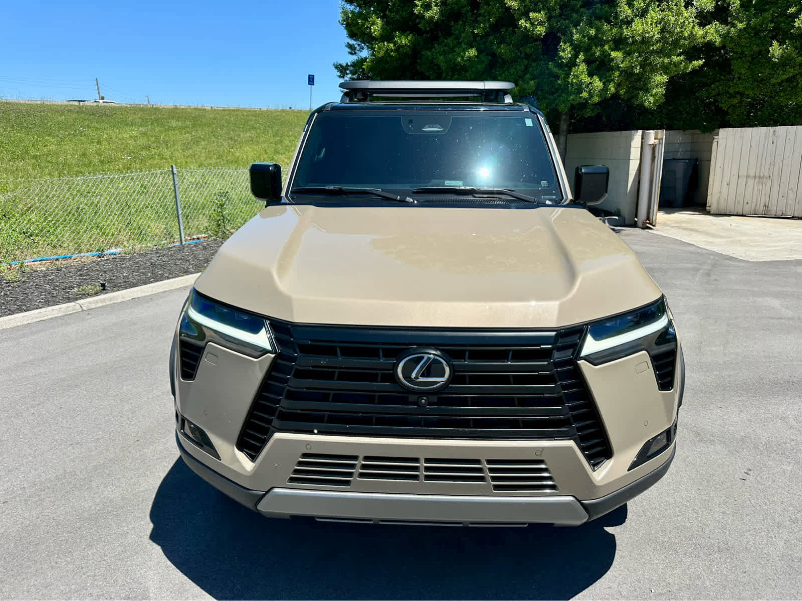 Used 2024 Lexus GX 550 AWD/4WD image 2