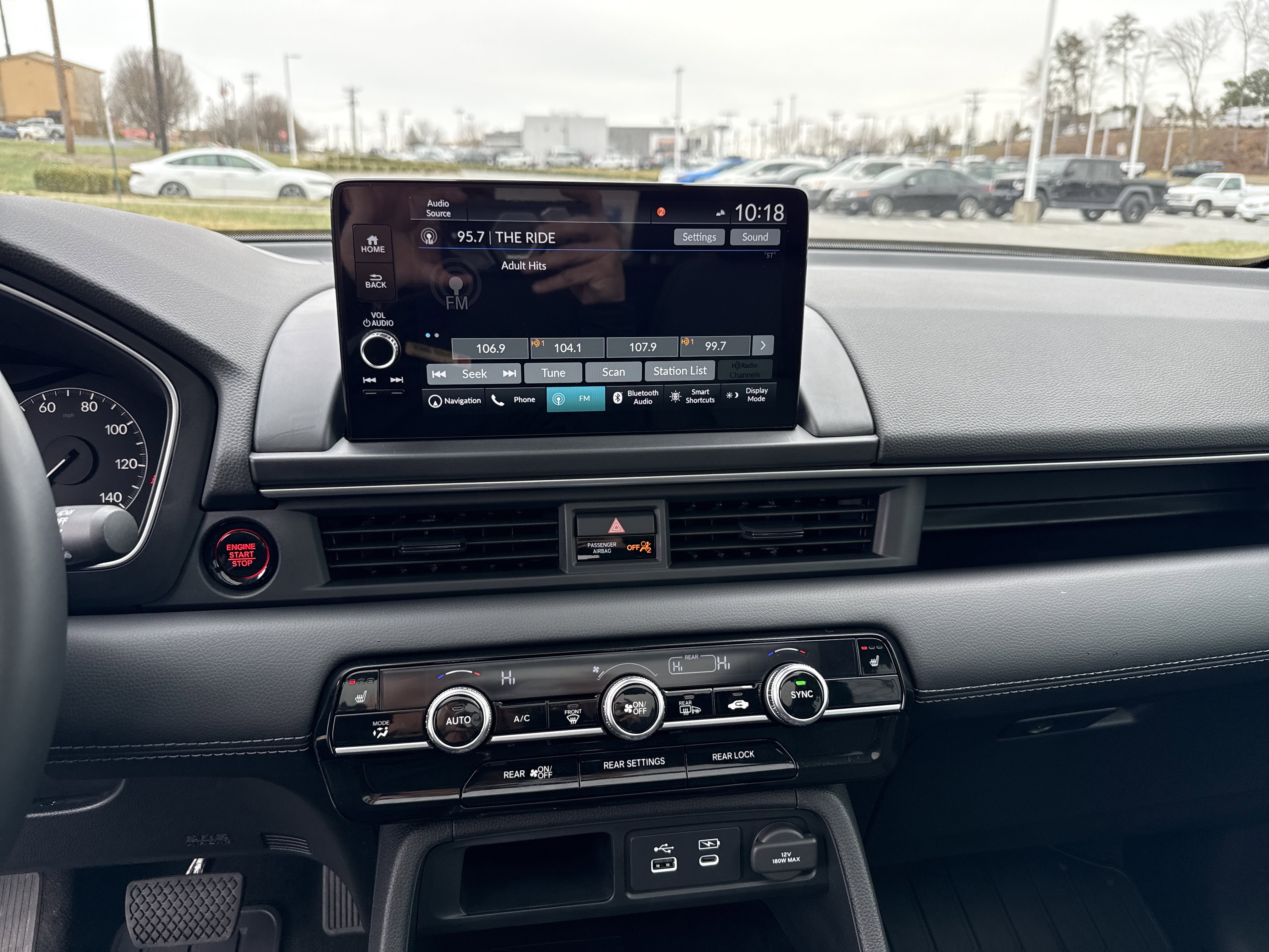 Certified 2025 Honda Pilot Touring image 23