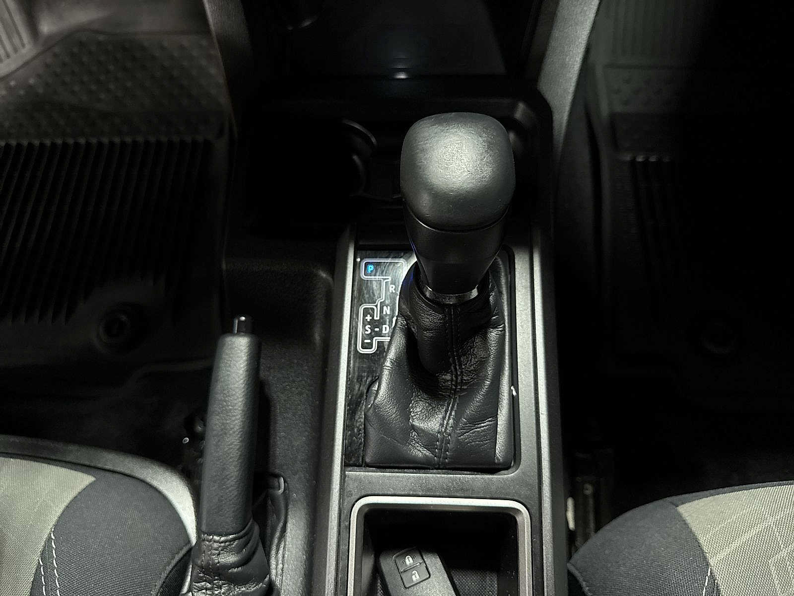 Used 2021 Toyota Tacoma TRD Sport AWD/4WD image 31
