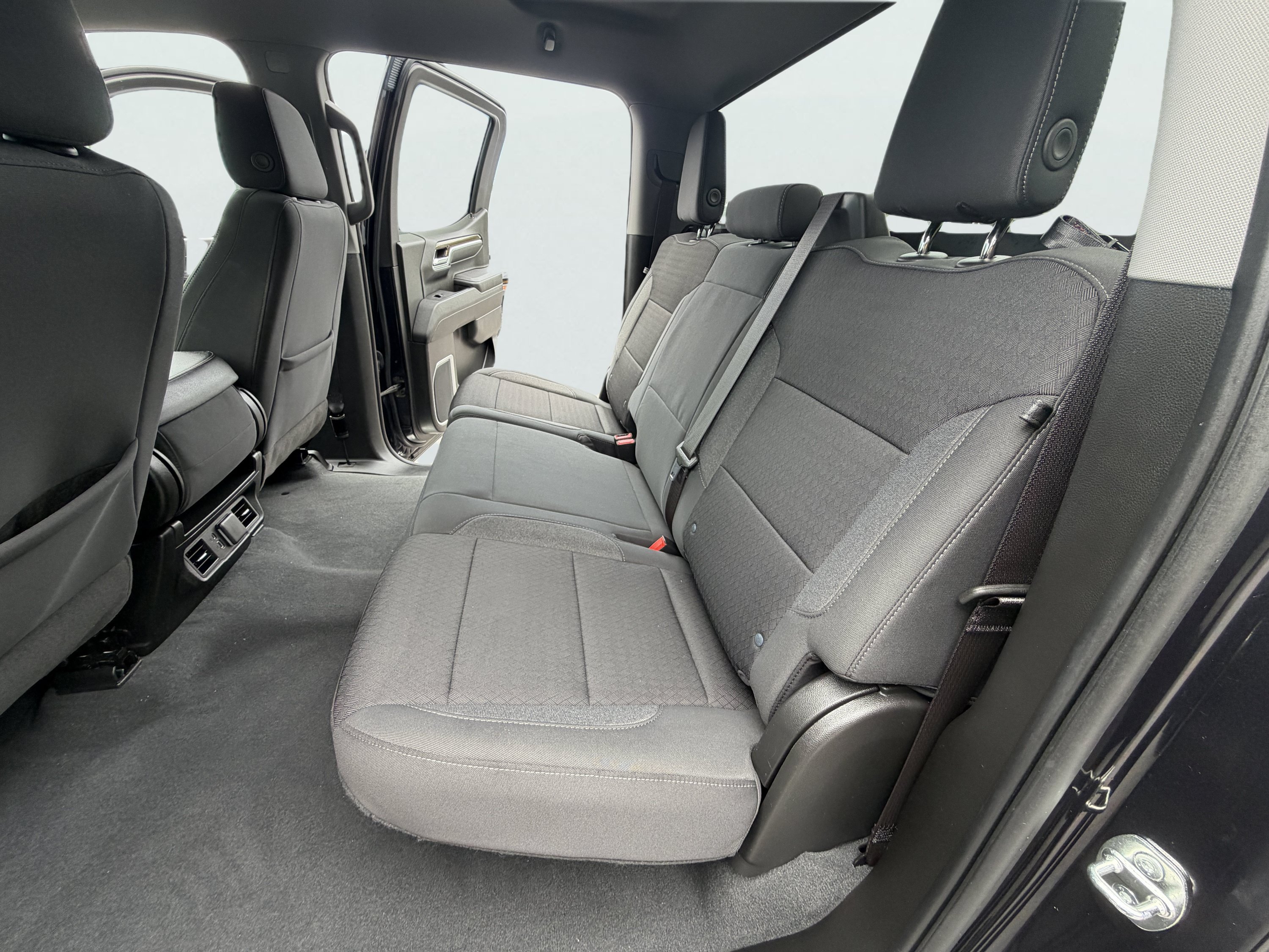 Used 2023 Chevrolet Silverado 1500 LT AWD/4WD image 17